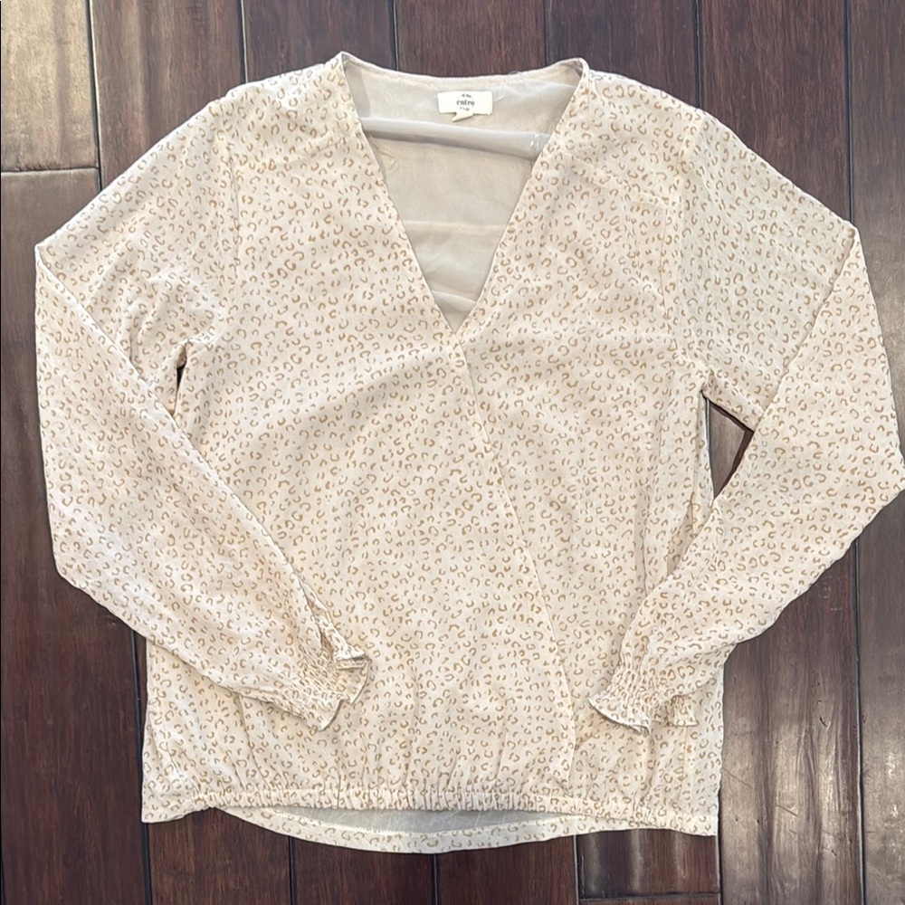 Entro Cream Leopard Print Faux Wrap Blouse Size Small